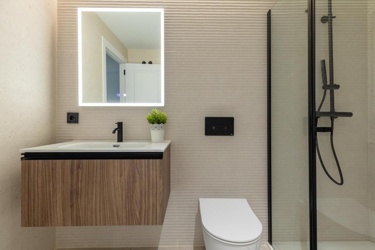 Calatrava By Alma Suites Valencia Exterior photo
